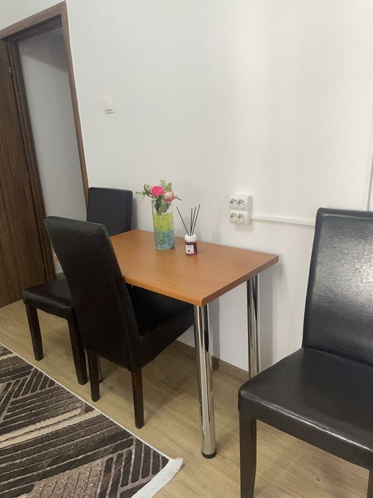 Închiriez apartament