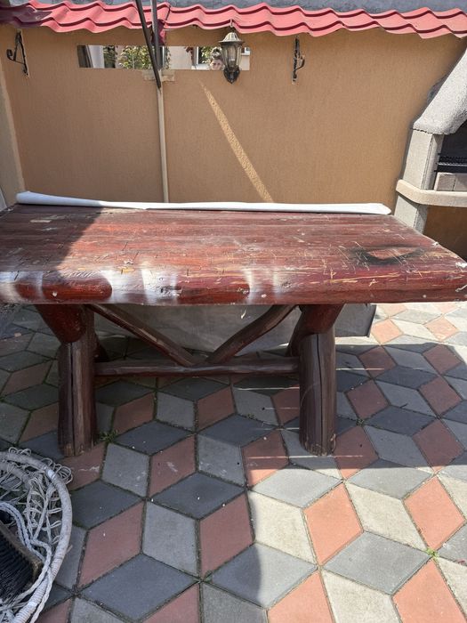 Vand masa de lemn de gradina