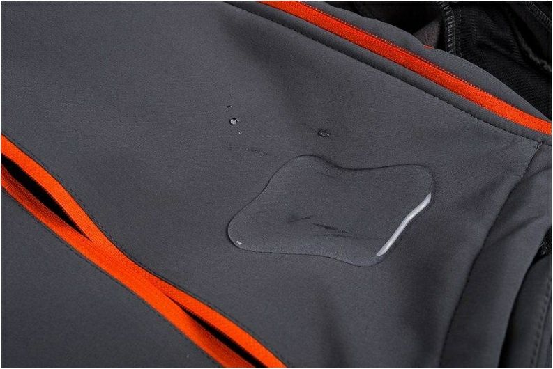 Salomon (Франция) - куртки с капюшоном  с технологией Soft Shell.