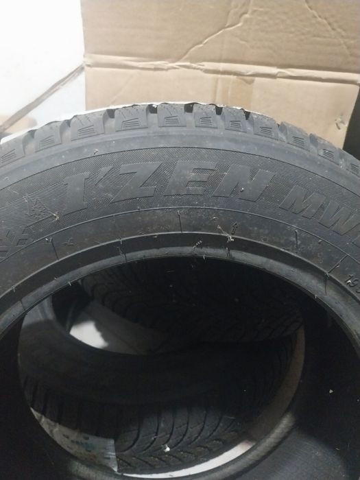 Зимни гуми чисто нови 2 броя