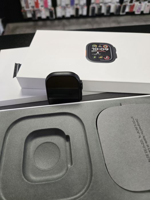 Apple Watch Ultra 2 / Black/Natural / Ocean Band/Orange / DeluxGSM