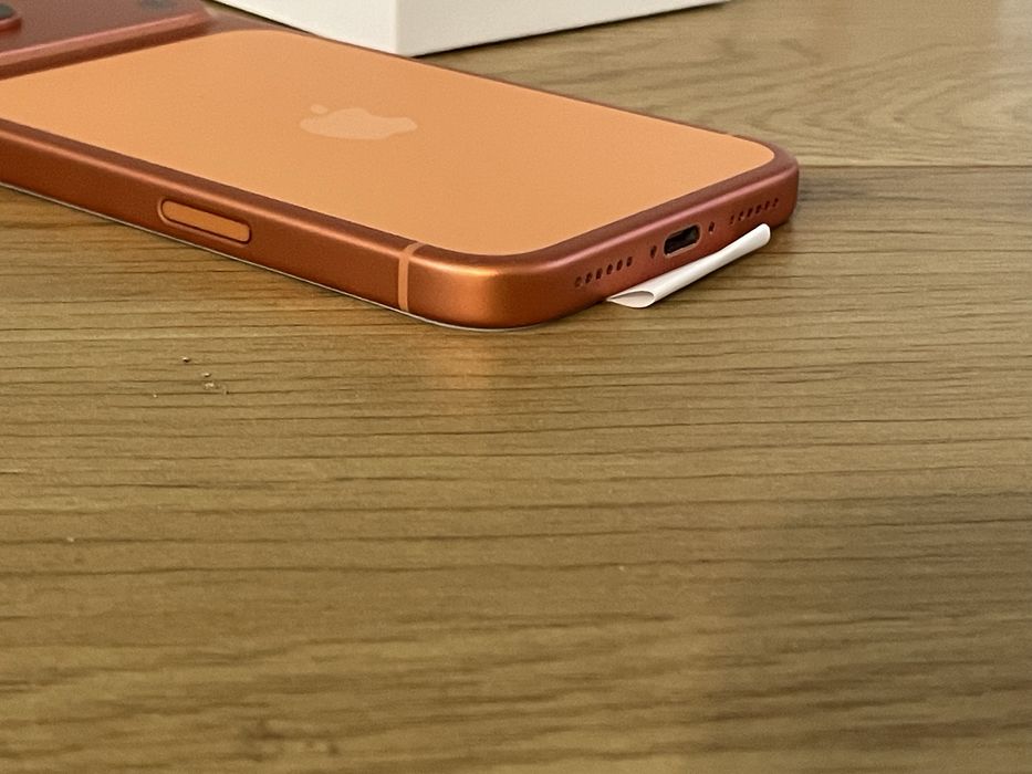 Бартер като нов iPhone 17 pro max 512gb 90 cycles 100%