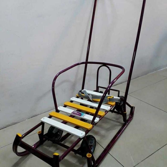 Санки  шана с 4 колесами со спинкой и с ручкой