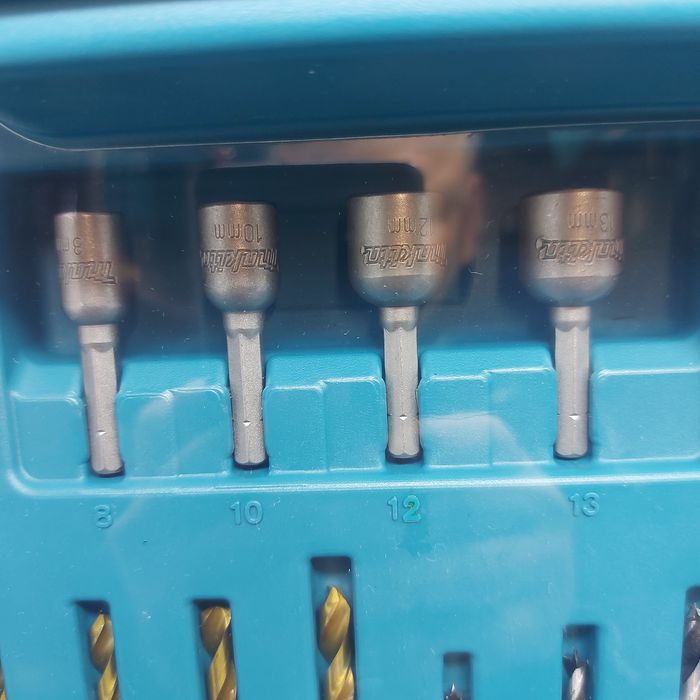 ПРОМОЦИЯ.Акумулаторен перфоратор Makita DHR171RAX3