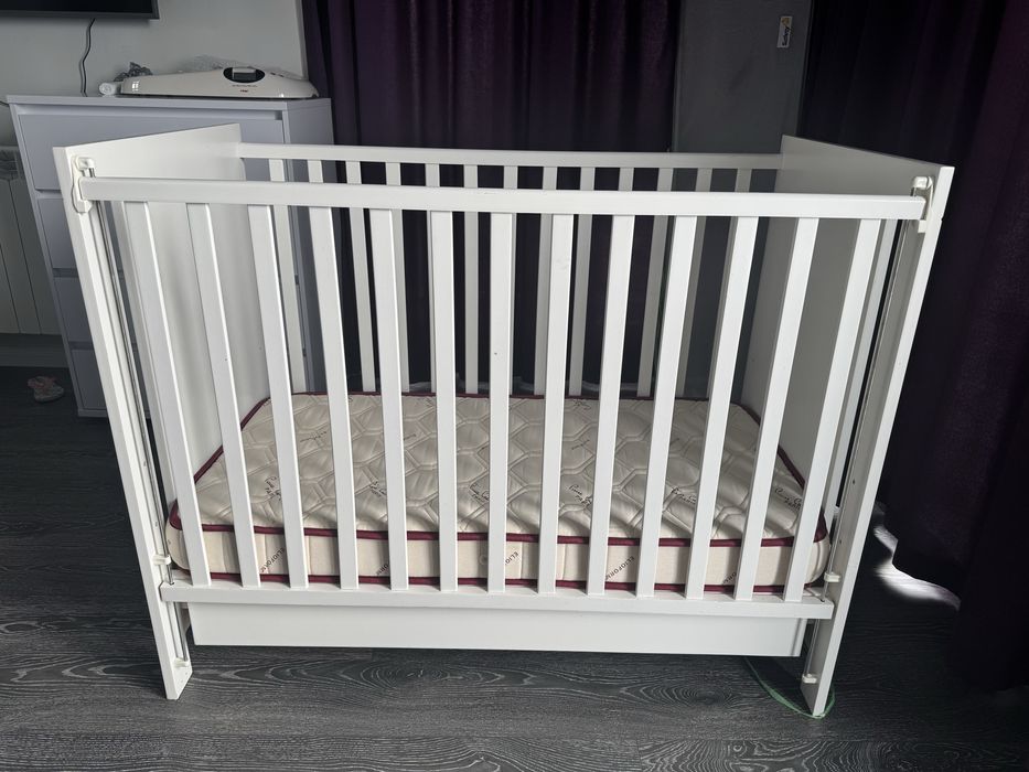 Продавам бебешка кошара