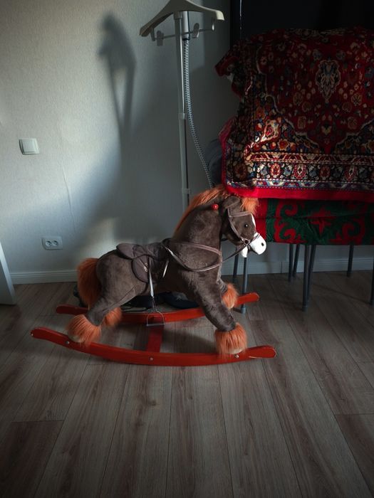 Лошадка игрушка качалка