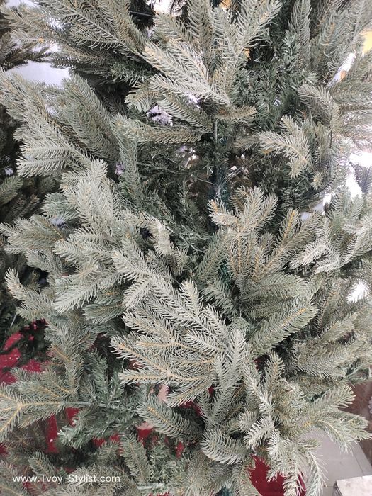 Ёлка искусственная, игрушки