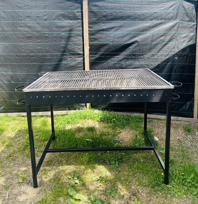 Confectii metalice , gratare , plite scoici , protap ,