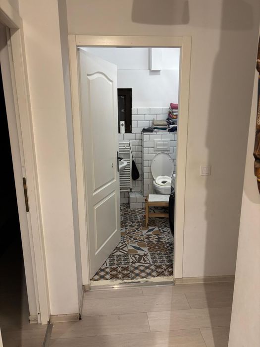 Inchiriez ap3 camere, 2 bai, 2 balcoane cal. Nationala