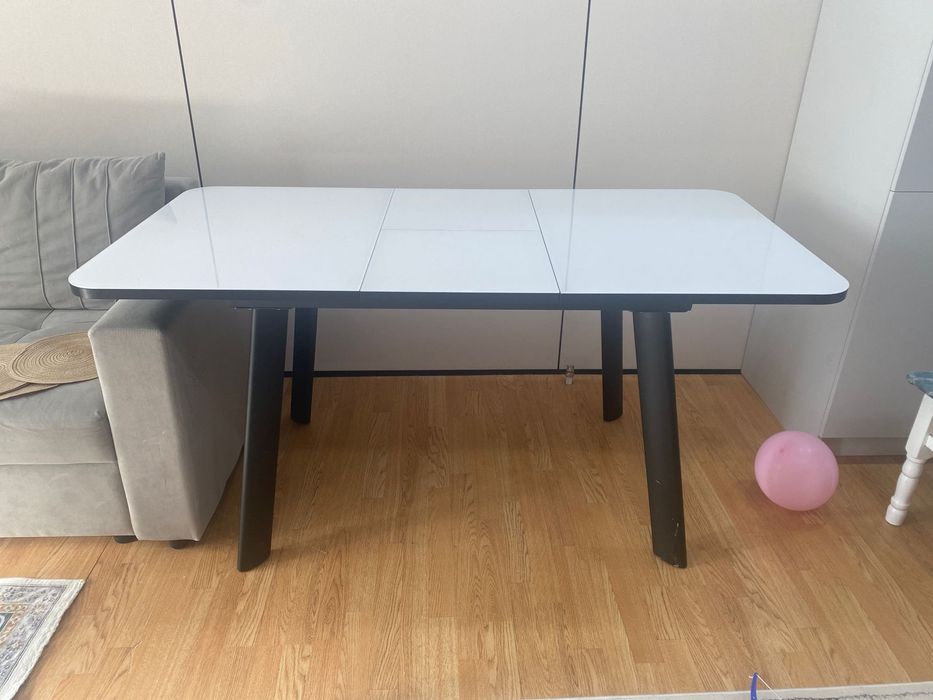 Продается стол в идеальном состоянии