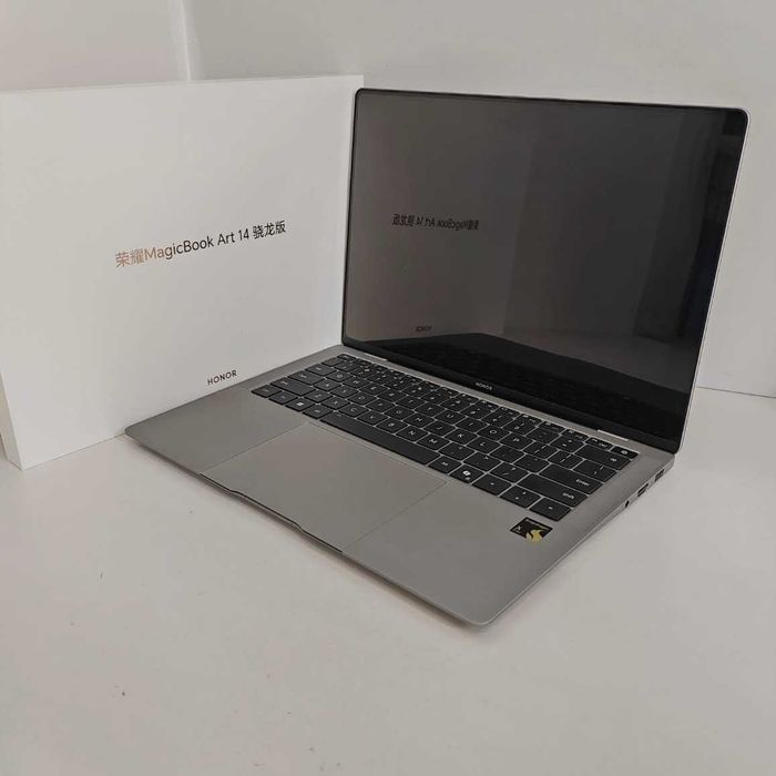 Honor MagicBook Art 14 Snapdragon 1kg, 1cm 32GB RAM, OLED 14.6 120HZ