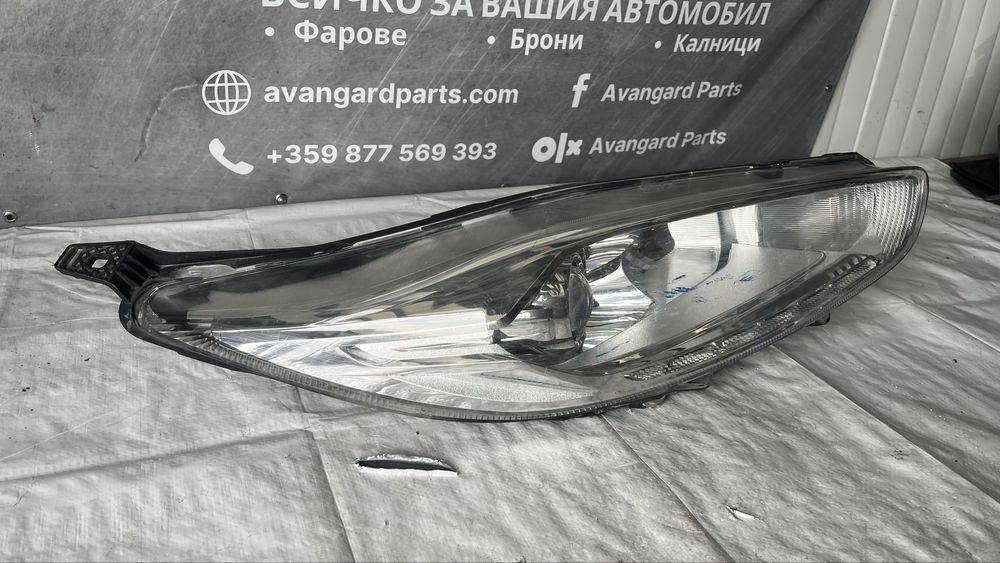 2 броя десен фар Ford Fiesta