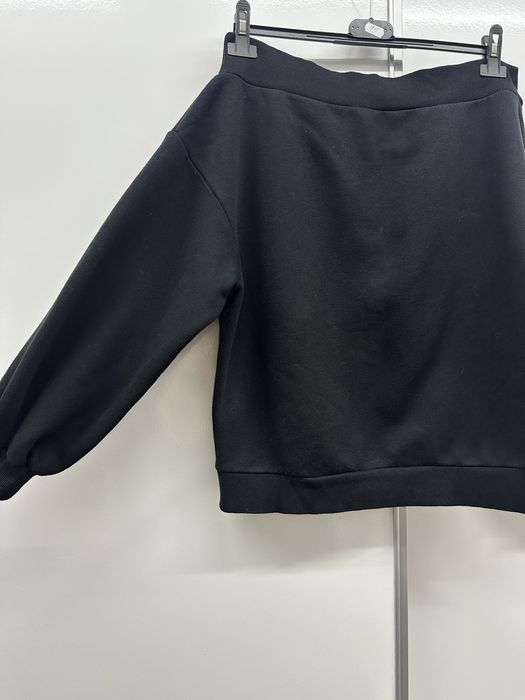 Hanorac maneci bufante negru H&M fara umeri