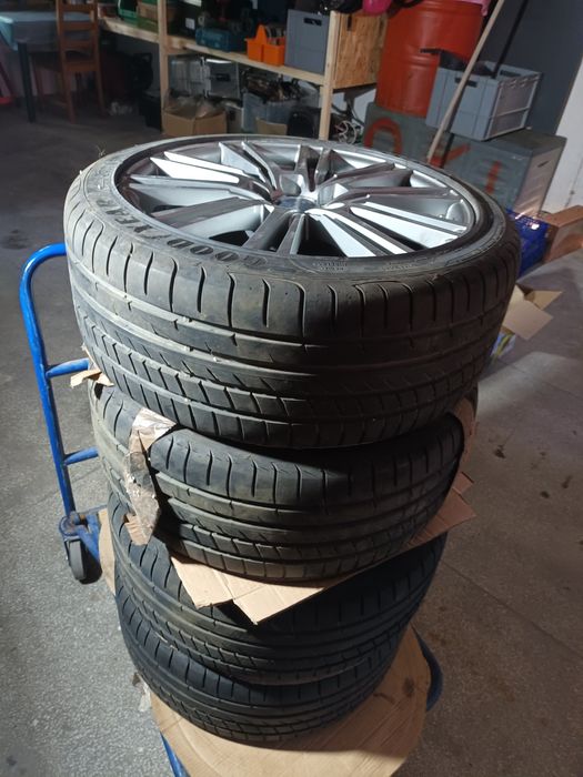 Roți de Audi Skodă VW, etc.A4,A5,A6 18" 235/40- 18  cu 8mm profil.