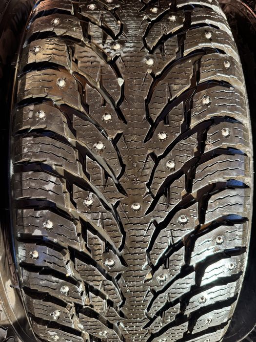 Продам шины  Nokian