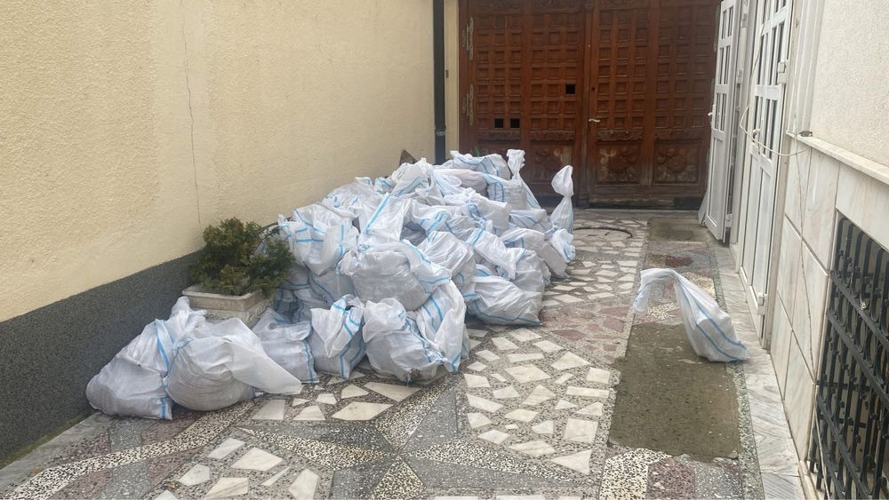 Debarasari Defrisari Demolari Curatenie