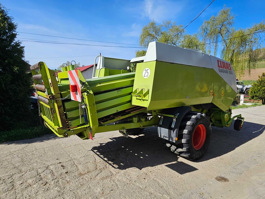 De vanzare presa de balotat Claas Quadrant 2200 — poza 4