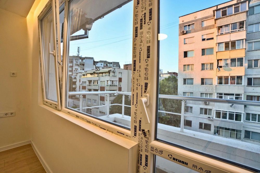 Продава се Четиристаен апартамент в Варна, Лятно кино Тракия - 120 кв.м за 2159 €/кв.м - Снимка #8