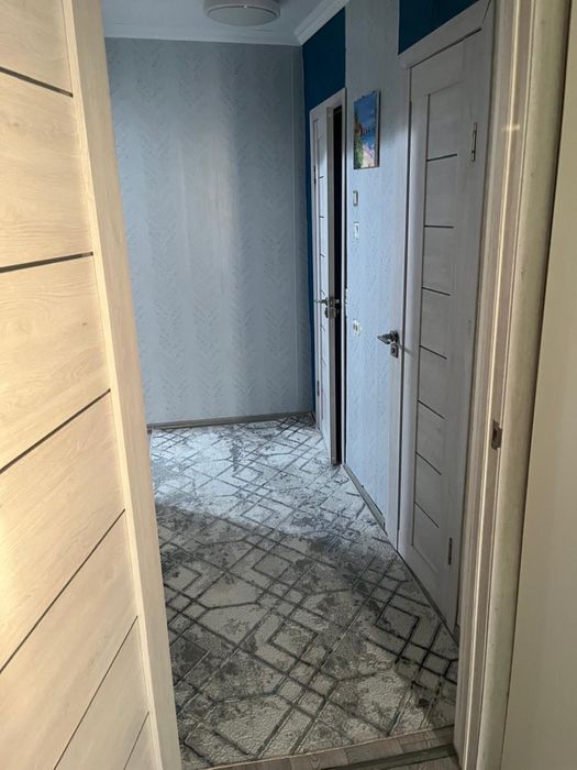 Продам квартиру трех комнатный