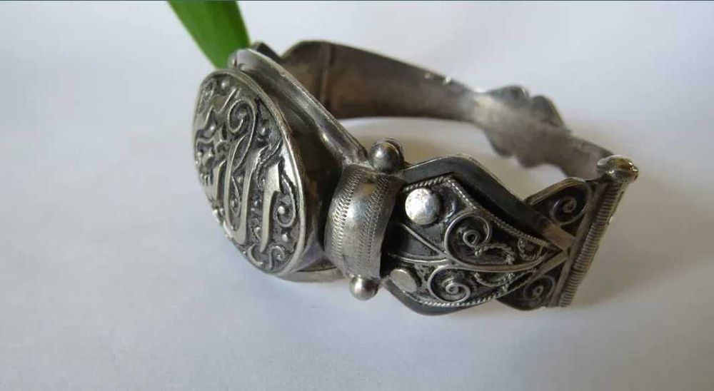 Veche bratara persana. manufactura in argint.