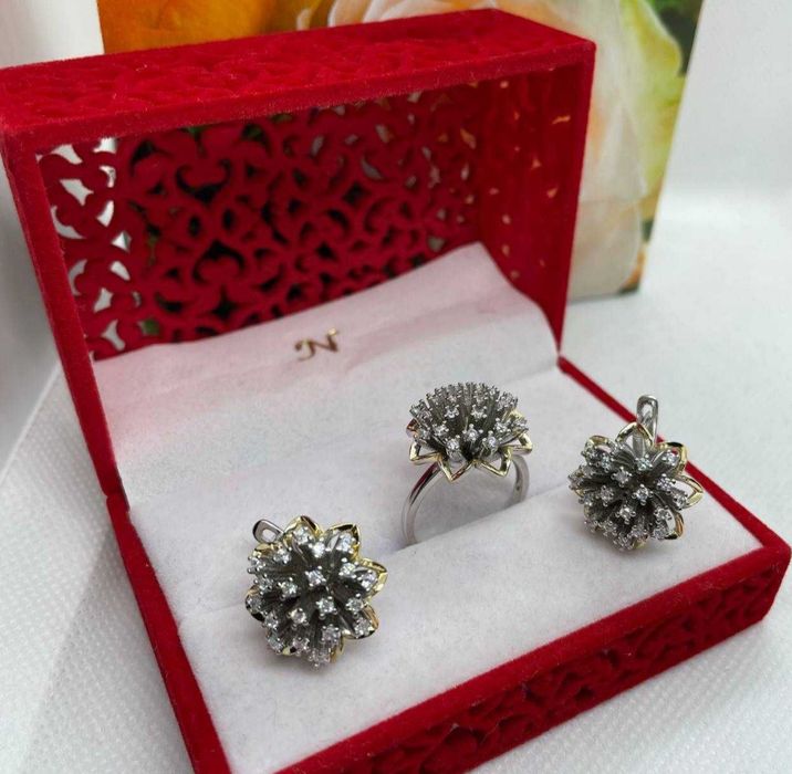 Великолепный комплект серебро 925 с Цирконием позолоченный Сияет