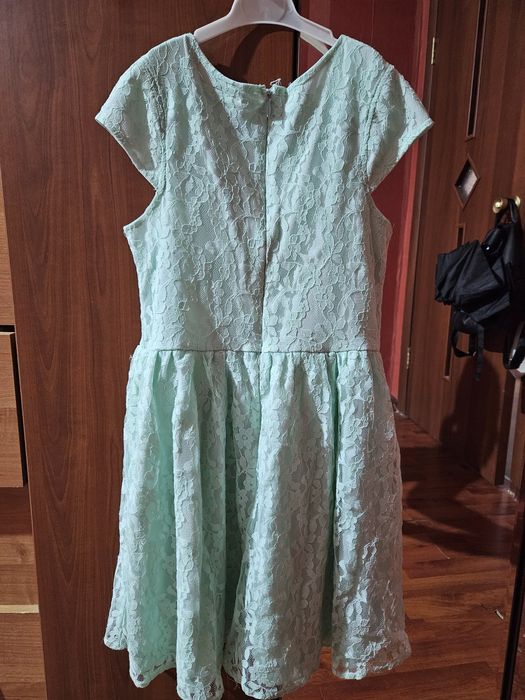 Красивое платье на 6-9 лет