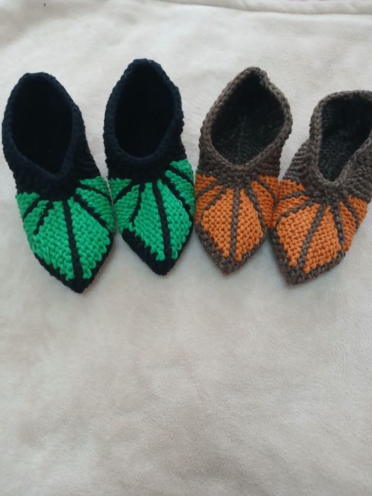 Тапочки вязаные из шерстяной пряжи