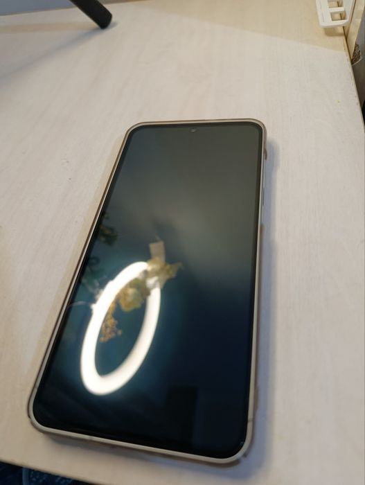 Samsung A56 8/128 yengi holatda