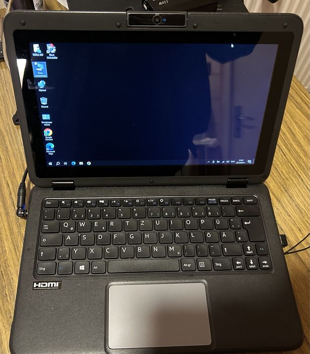 Продавам лаптоп TERRA MOBILE 360-11