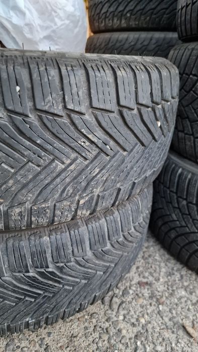 215 45 17 Michelin 2 anvelope iarna