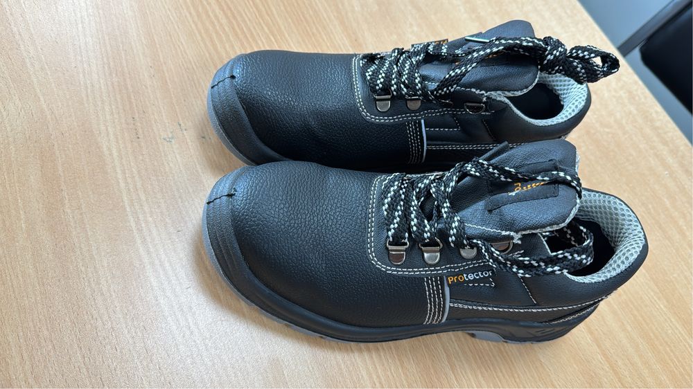 Спецобувь  для строительных работ