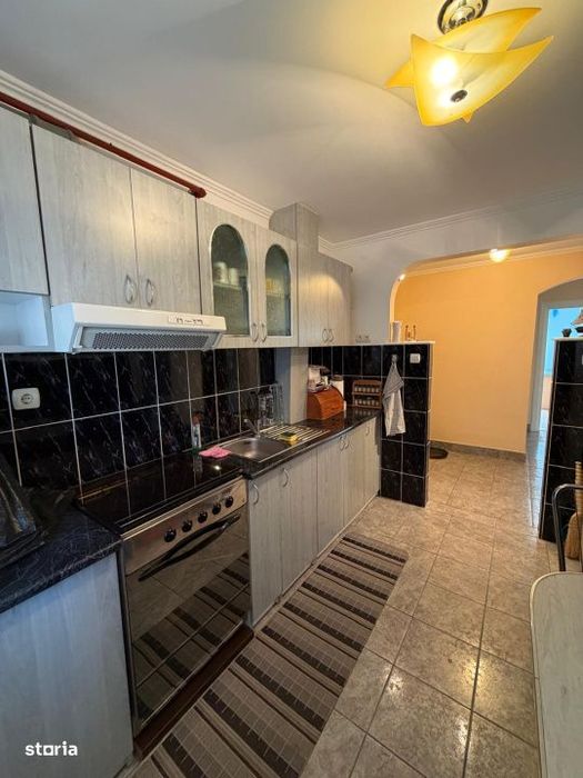 Apartament 4 camere. etj 2,  Radauti
