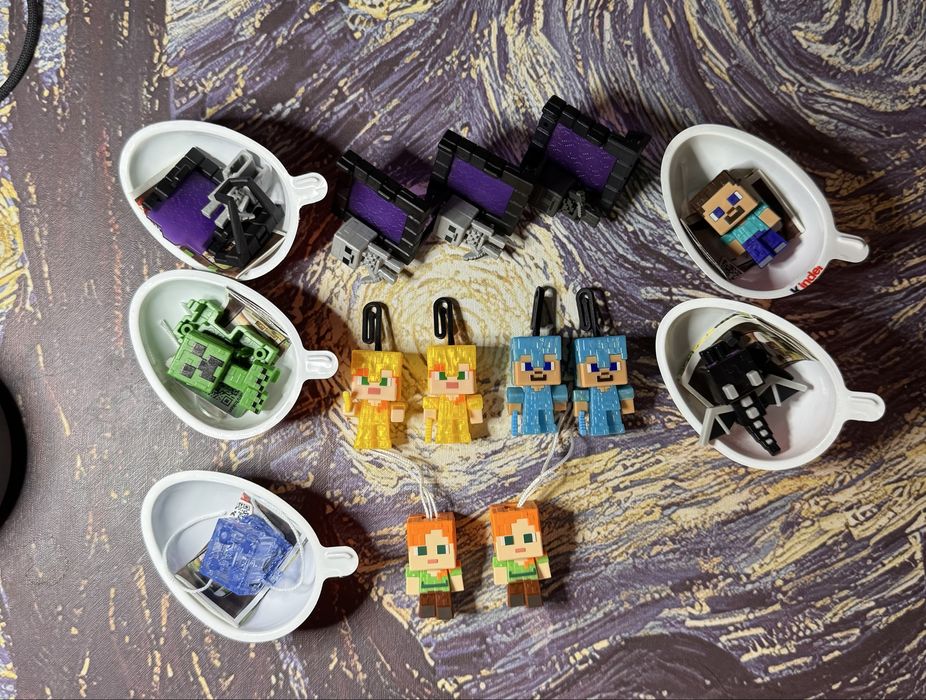 Продам Майнкрафт фигурки из Киндера. Kinder Minecraft.
