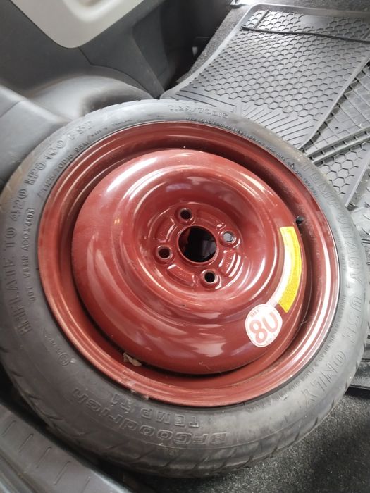 Продавам резервна гума -патерица и Горивна помпа за Хонда Сивик 200