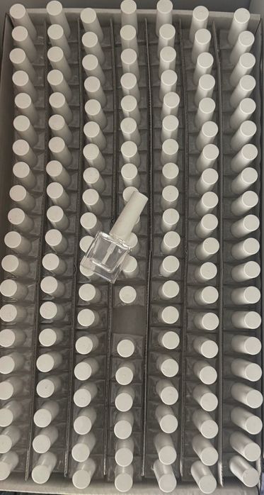 Stoc de sticlute noi de 740 de bucati, 5 ml