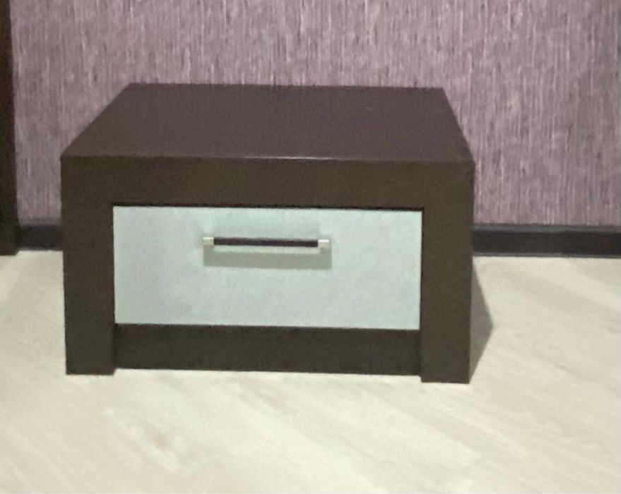 Продаю спальный гарнитур