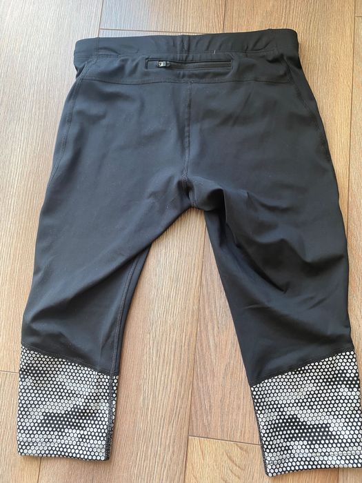 Панталони Asics нови!