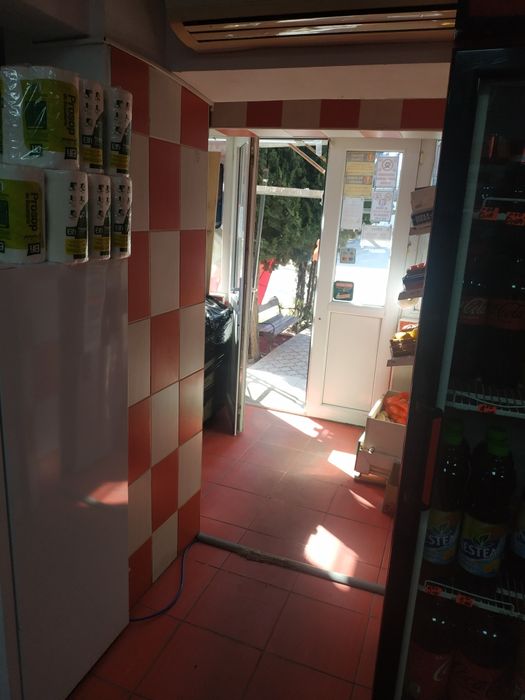 Vând afacere magazin alimentar