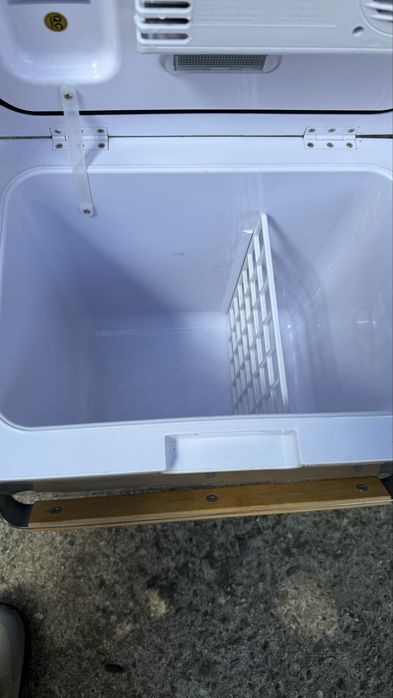 Продавам хладилна чанта Outwell 24л.