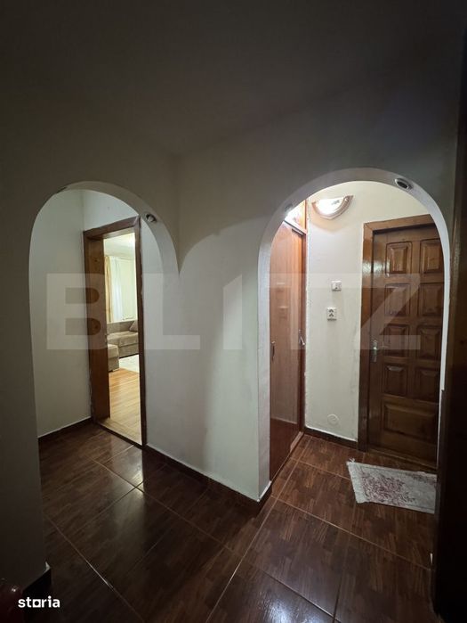 Apartament decomandat, 4 camere 85 mp, zona Rovine