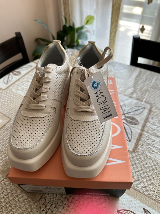 Нови дамски обувки TendenZ