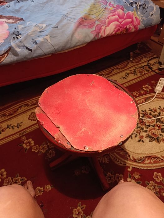 Продам стул для игры на пианино