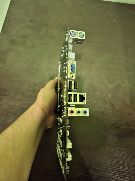 Продам материнскую плату G41T-M13 V:1.0