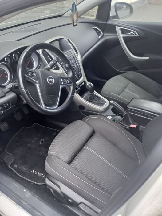 Vind Astra j 2012. Dizel inpecabila