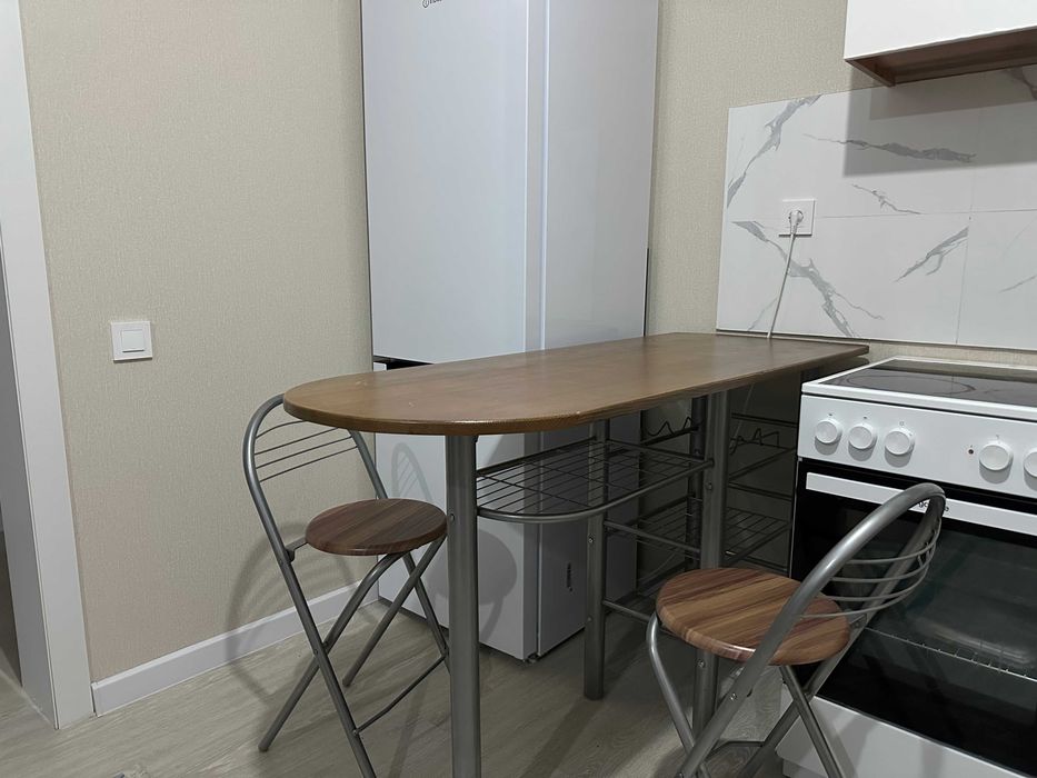 Барный стул со стульями