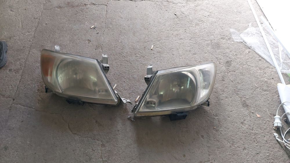 Фары на хайлюкс 2008 г.в.