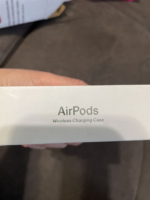 Наушники AirPods