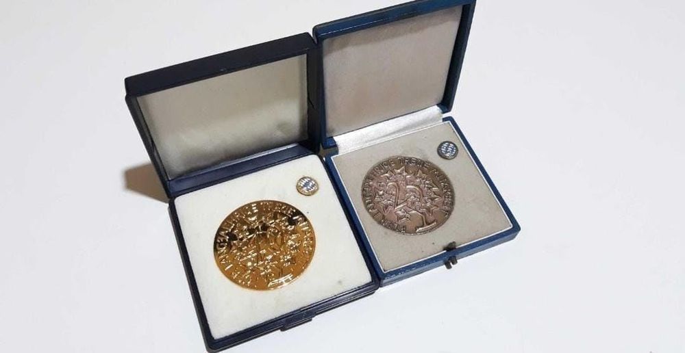 2 insigne/medalii germane din bronz