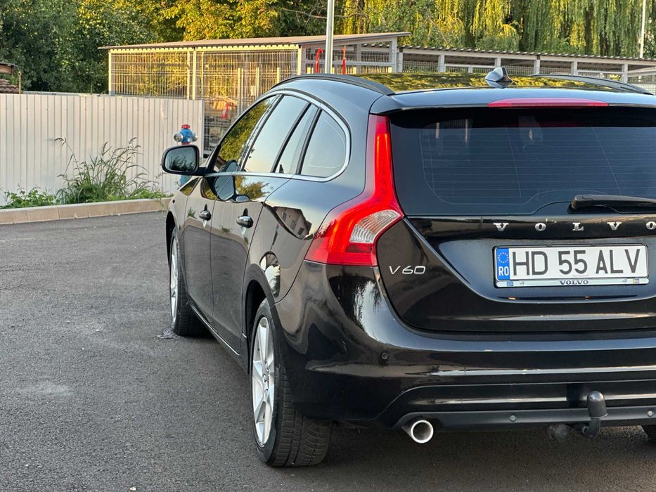 VOLVO V60 2016 — imagine 32