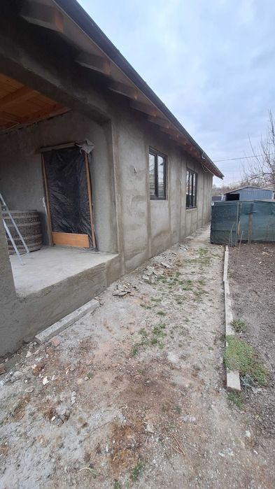 Realizăm tencuială mecanizată clasică și tencuială manuală